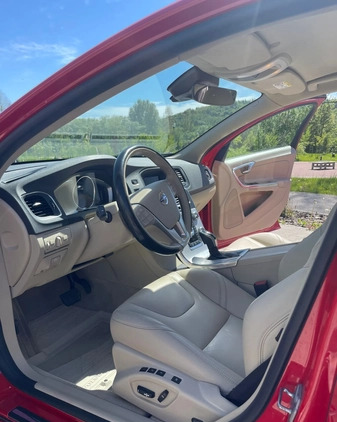 Volvo S60 cena 93000 przebieg: 147310, rok produkcji 2018 z Wieliczka małe 106